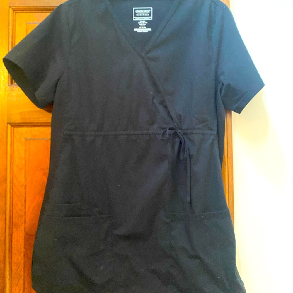 Maternity scrubs